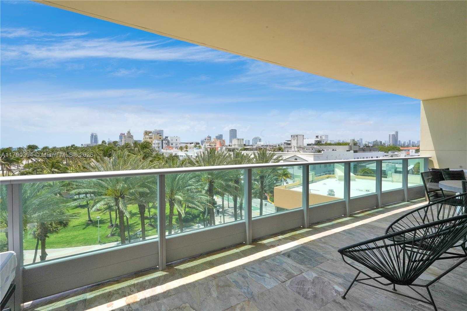 Small Image of 1455 OCEAN DR #603, Miami Beach Number 4
