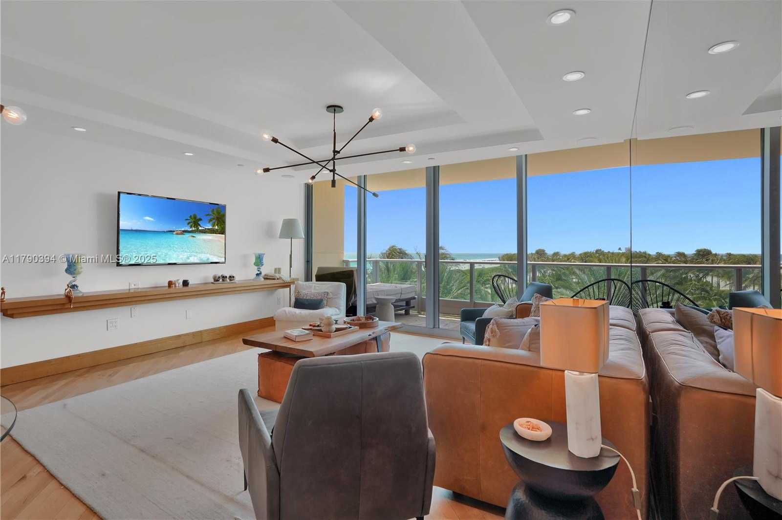 Small Image of 1455 OCEAN DR #603, Miami Beach Number 5