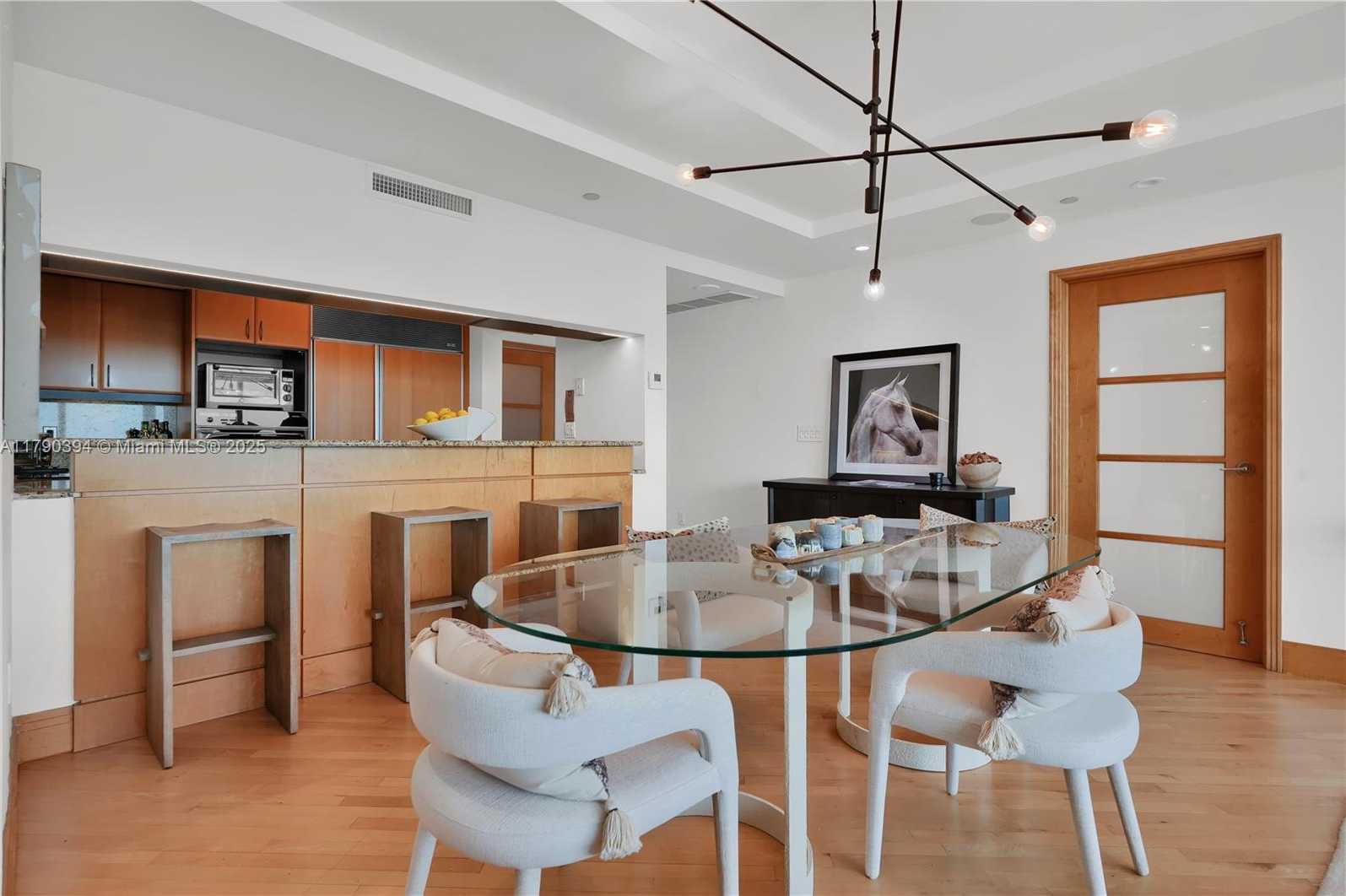 Small Image of 1455 OCEAN DR #603, Miami Beach Number 8
