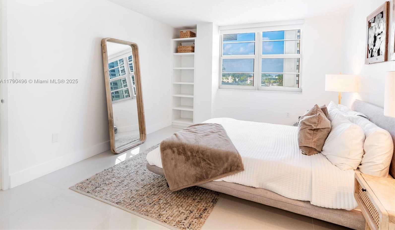 Small Image of 5701 COLLINS AVE #307, Miami Beach Number 10