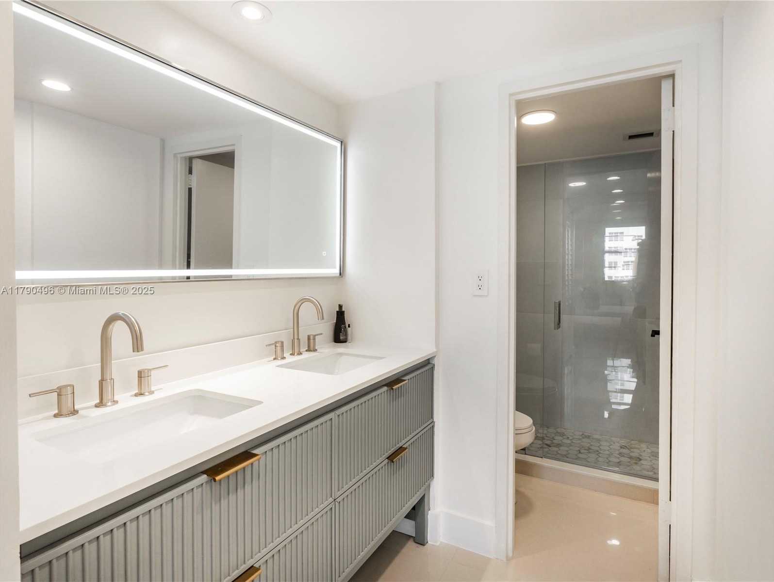Small Image of 5701 COLLINS AVE #307, Miami Beach Number 12