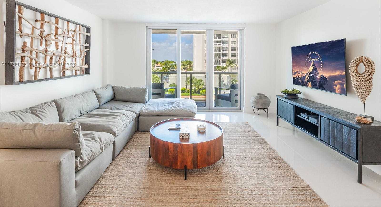 Small Image of 5701 COLLINS AVE #307, Miami Beach Number 2