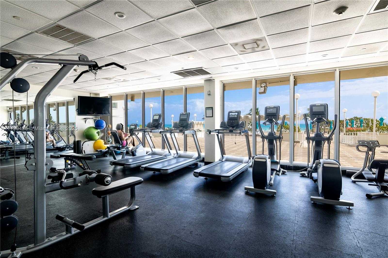 Small Image of 5701 COLLINS AVE #307, Miami Beach Number 29