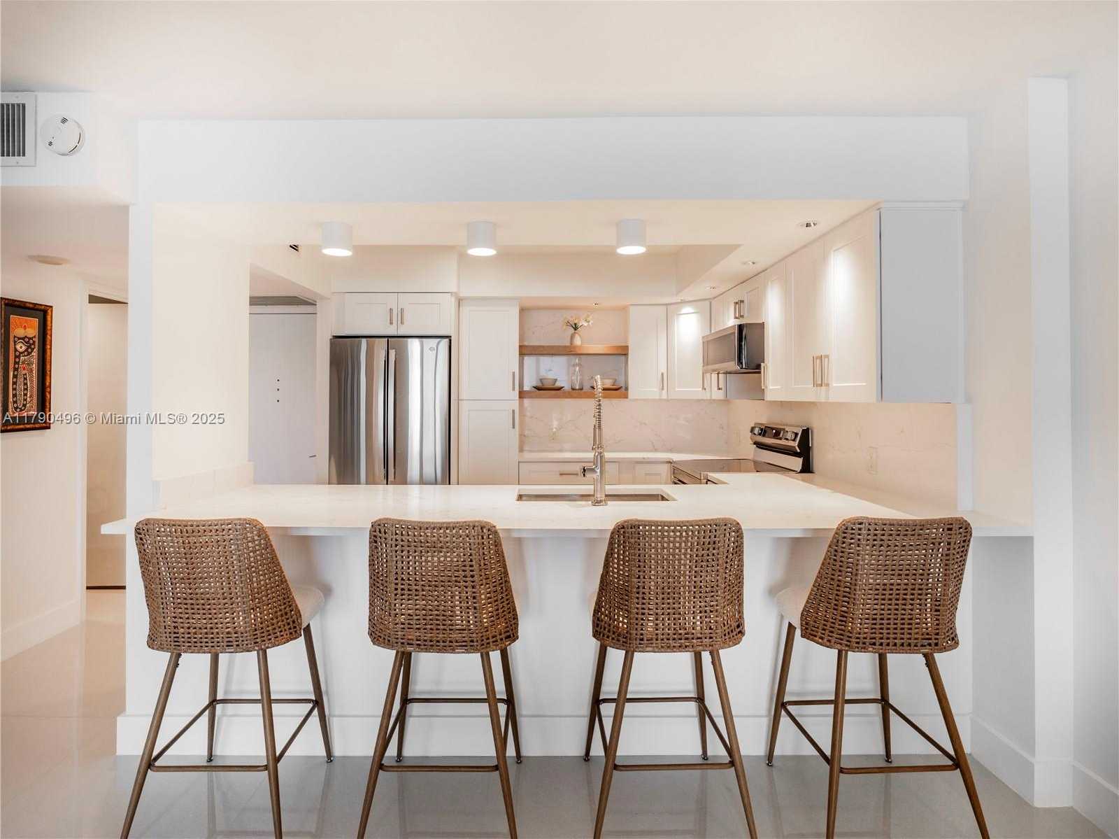 Small Image of 5701 COLLINS AVE #307, Miami Beach Number 8