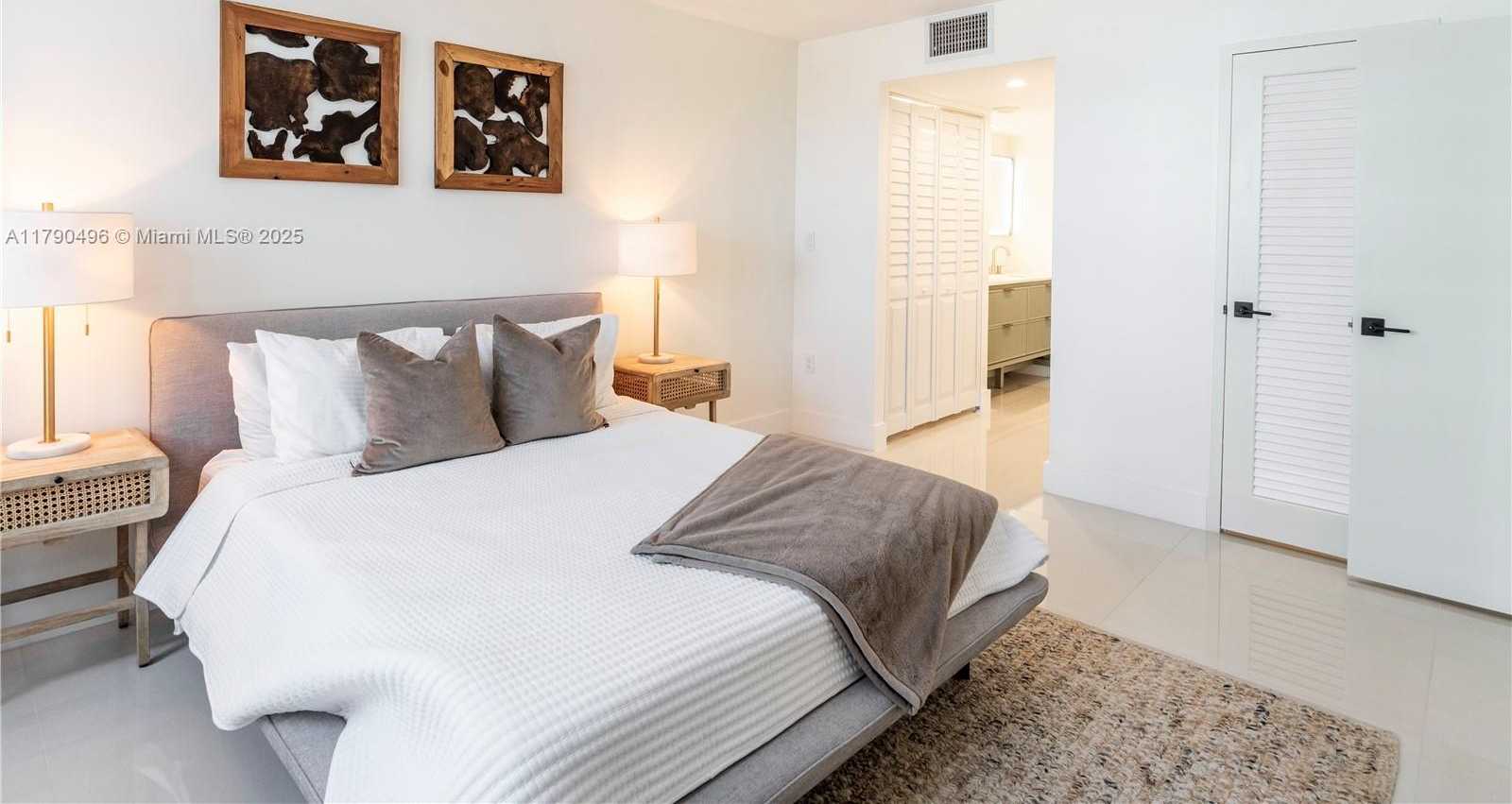 Small Image of 5701 COLLINS AVE #307, Miami Beach Number 9