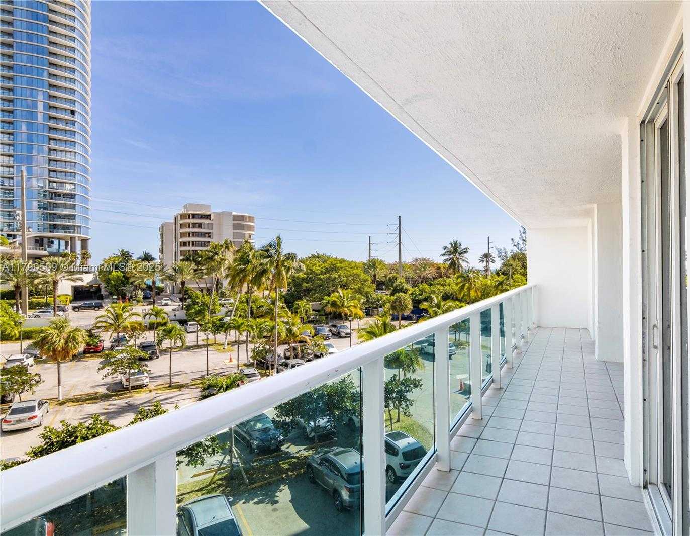 Small Image of 100 BAYVIEW DR #314, Sunny Isles Beach Number 19