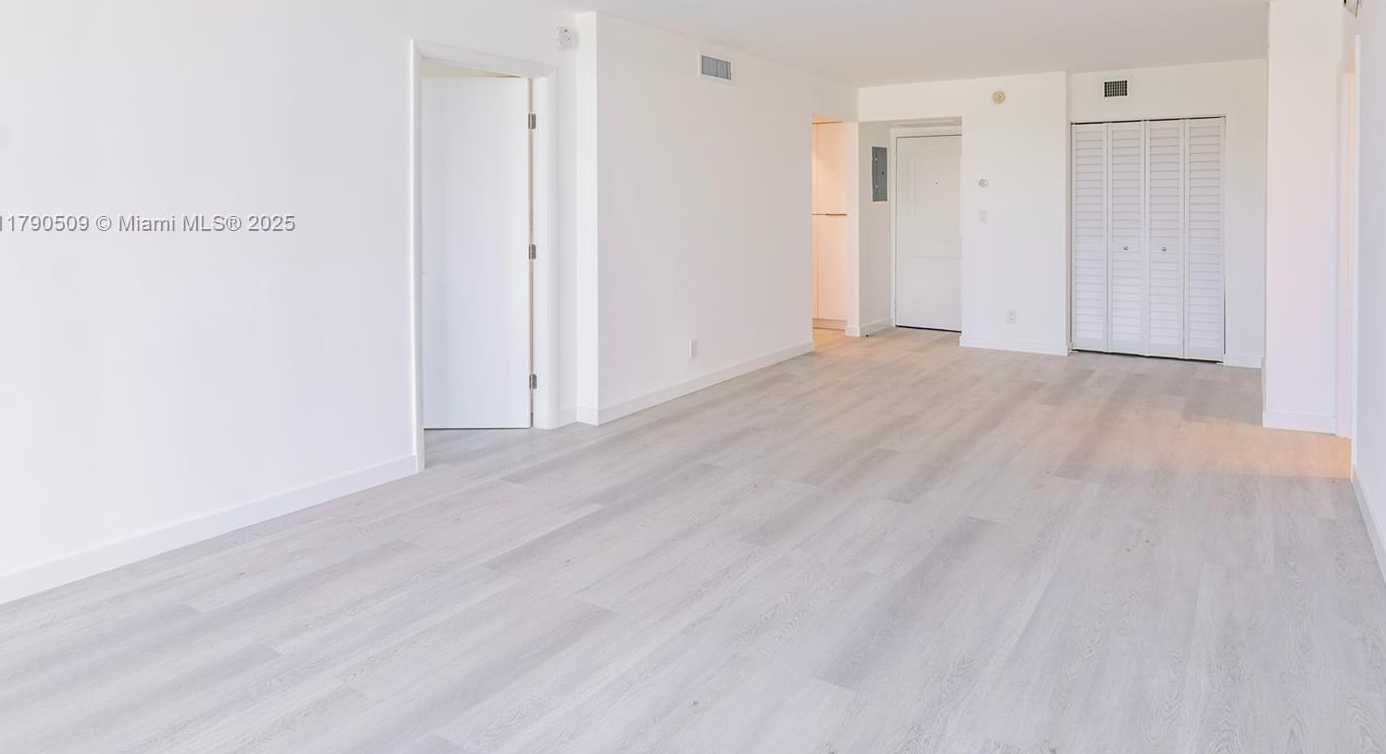 Small Image of 100 BAYVIEW DR #314, Sunny Isles Beach Number 9