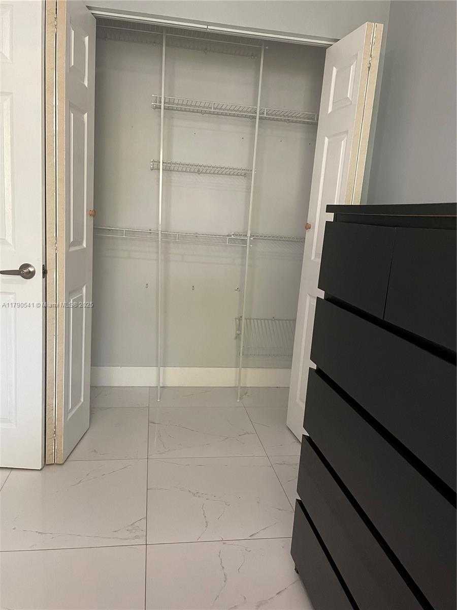 Small Image of 13900 SOUTH WEST 172ND LN #13900, Miami Number 20