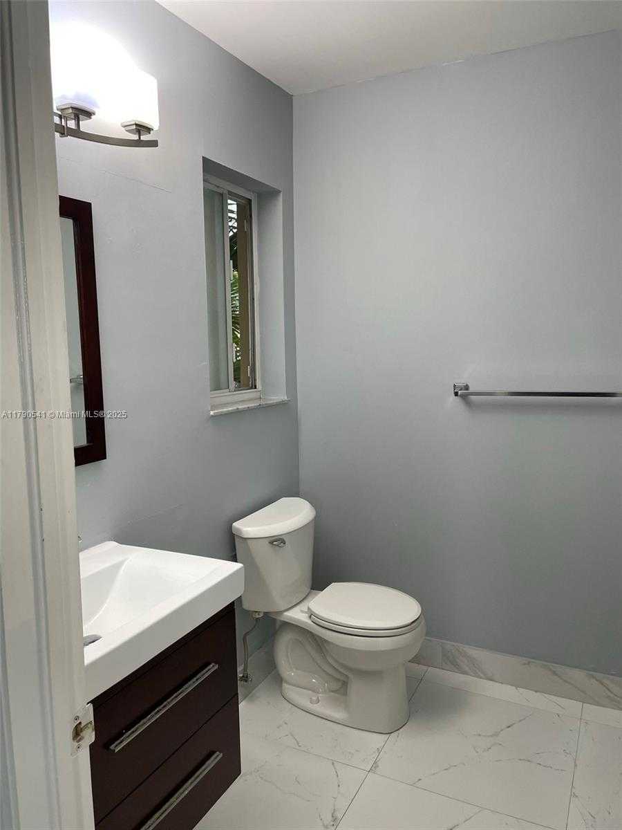 Small Image of 13900 SOUTH WEST 172ND LN #13900, Miami Number 28