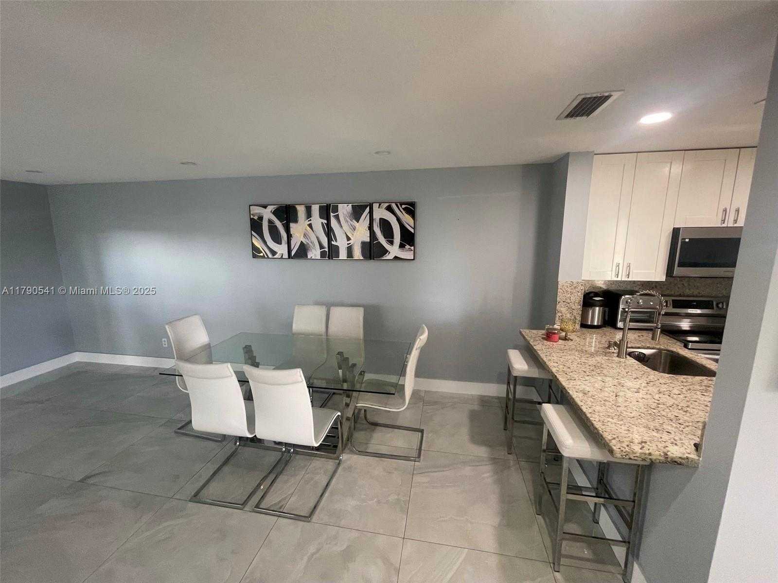 Small Image of 13900 SOUTH WEST 172ND LN #13900, Miami Number 6