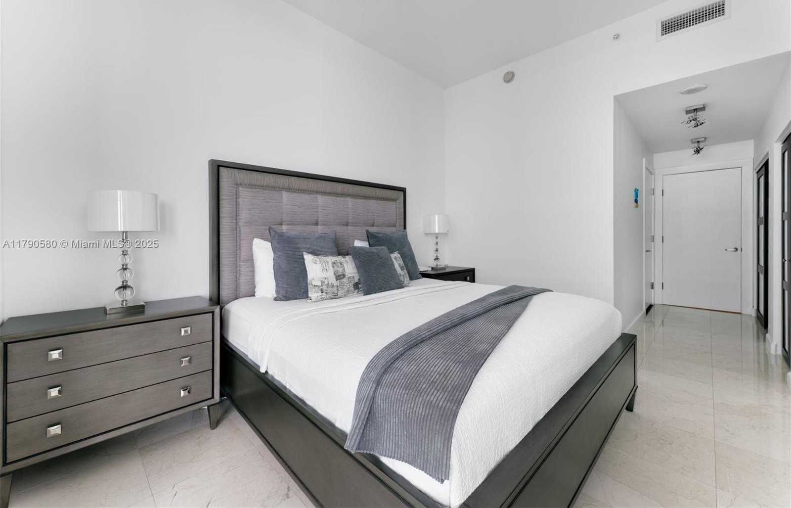 Small Image of 900 BISCAYNE BLVD #5812, Miami Number 15