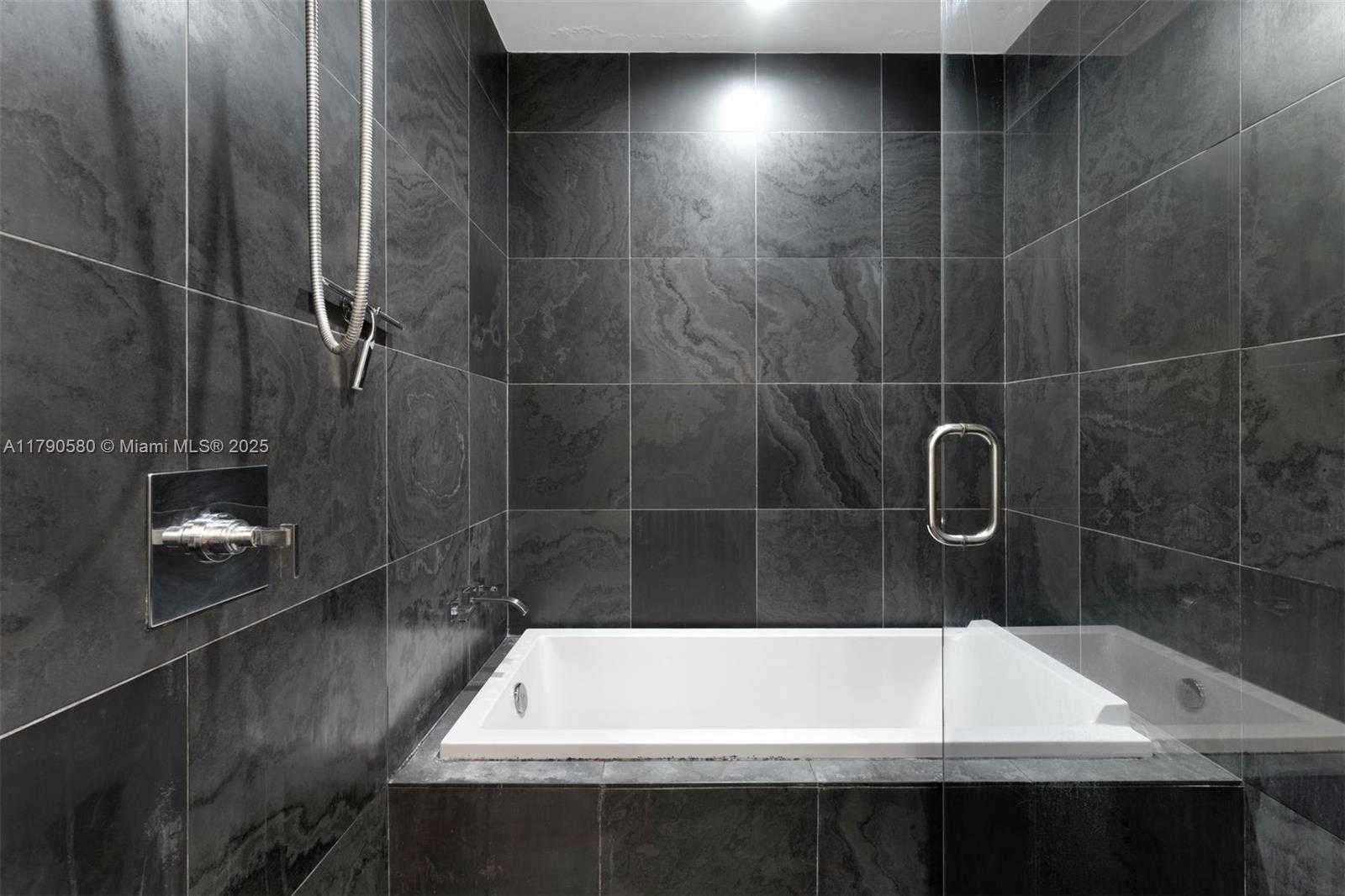 Small Image of 900 BISCAYNE BLVD #5812, Miami Number 18