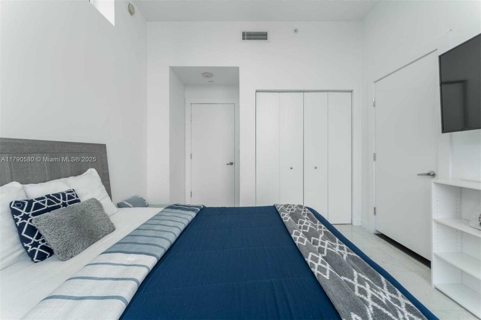 Small Image of 900 BISCAYNE BLVD #5812, Miami Number 22