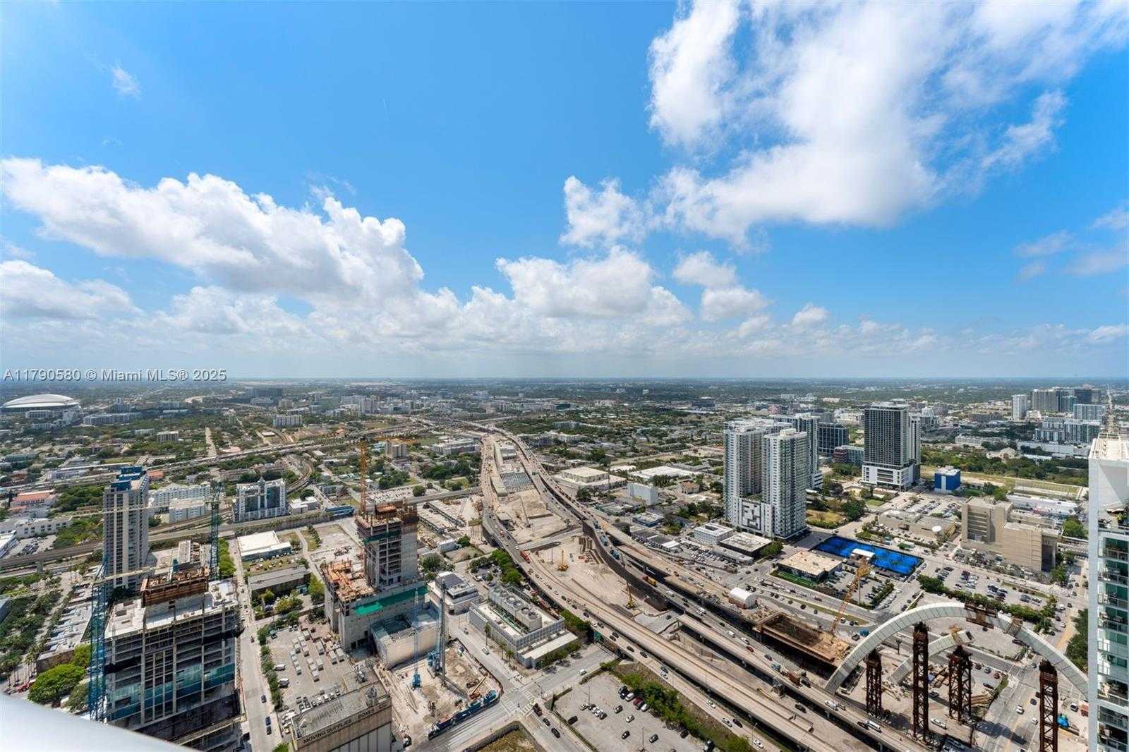 Small Image of 900 BISCAYNE BLVD #5812, Miami Number 28