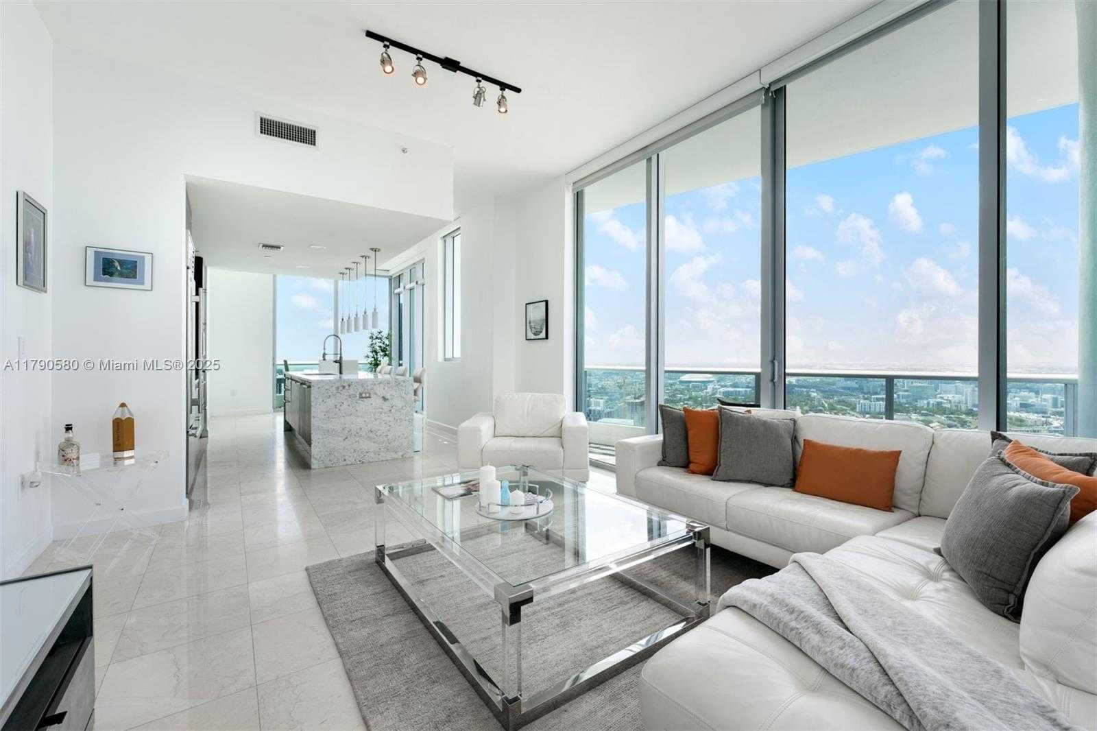 Small Image of 900 BISCAYNE BLVD #5812, Miami Number 4
