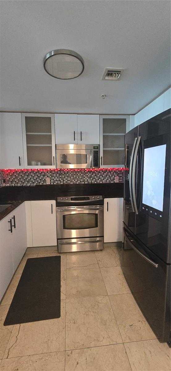 Small Image of 7900 HARBOR ISLAND DR #1024, North Bay Village Number 23