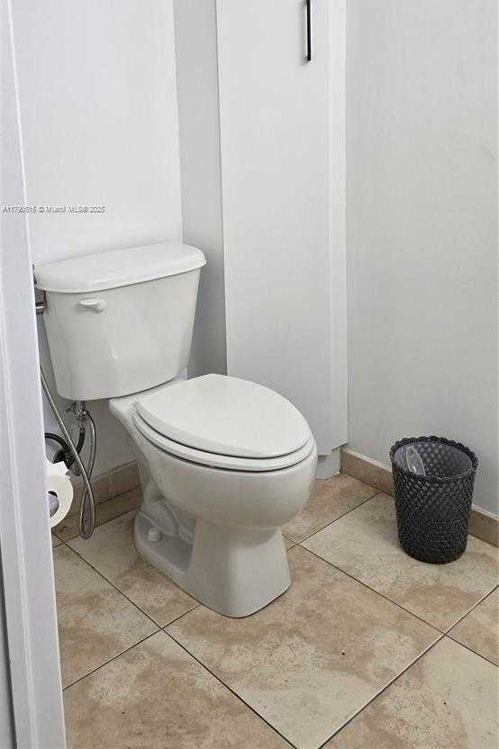 Small Image of 7900 HARBOR ISLAND DR #1024, North Bay Village Number 27