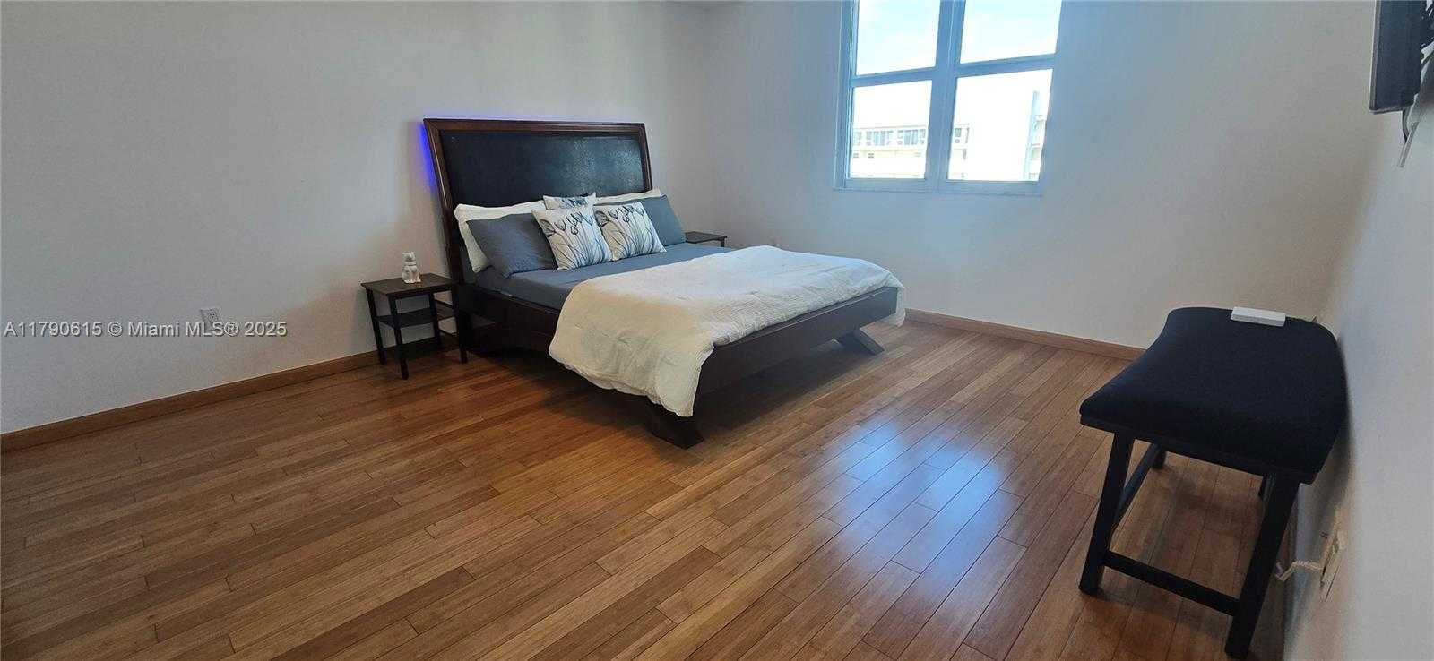 Small Image of 7900 HARBOR ISLAND DR #1024, North Bay Village Number 28