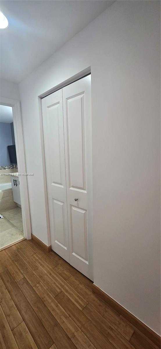 Small Image of 7900 HARBOR ISLAND DR #1024, North Bay Village Number 32