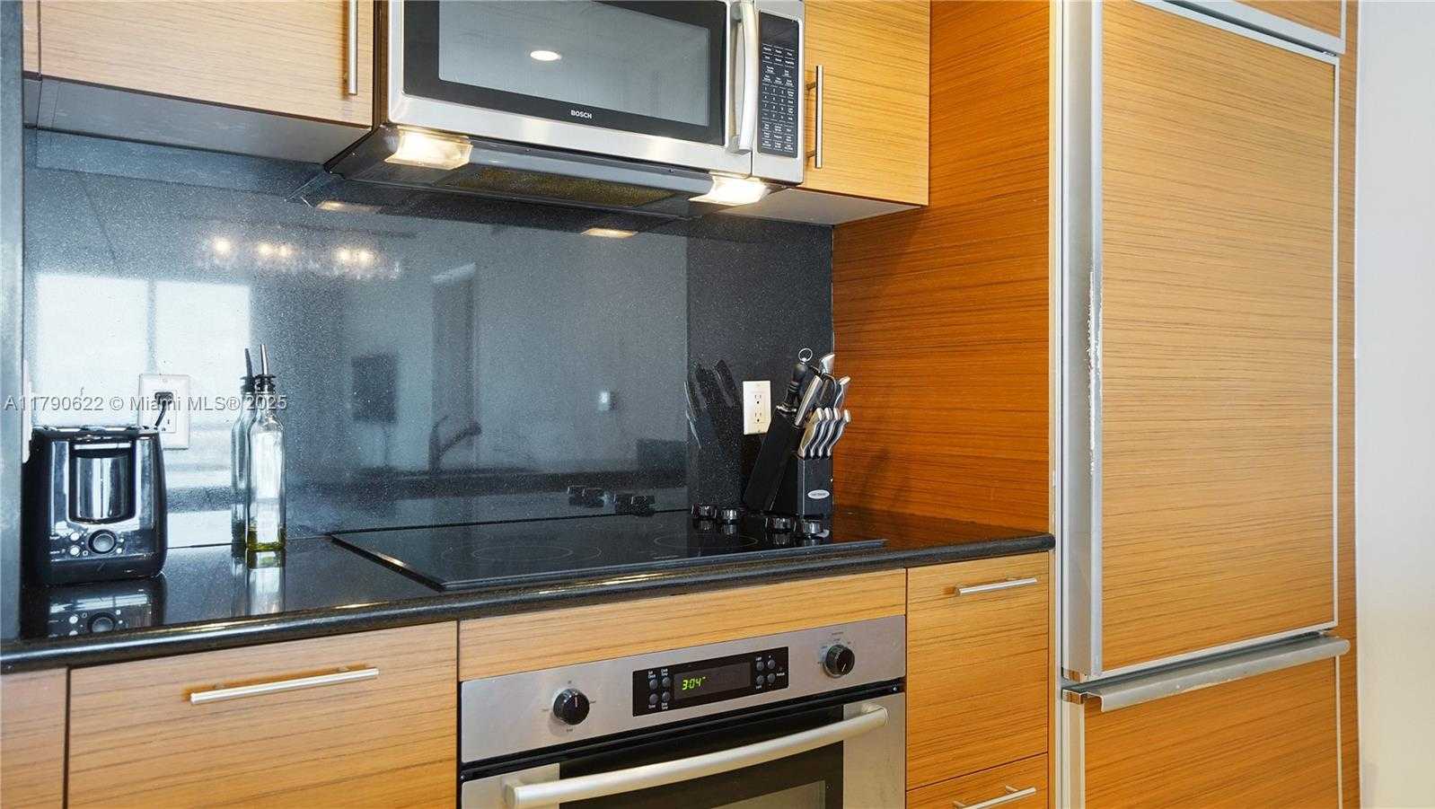 Small Image of 50 BISCAYNE BLVD #3208, Miami Number 10