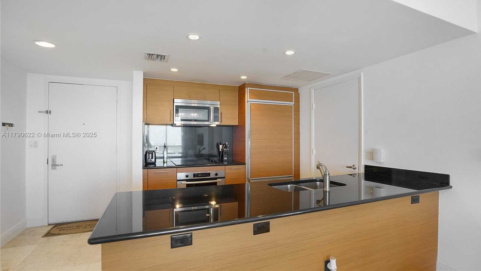 Small Image of 50 BISCAYNE BLVD #3208, Miami Number 17