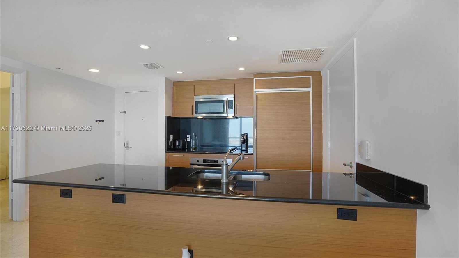 Small Image of 50 BISCAYNE BLVD #3208, Miami Number 18