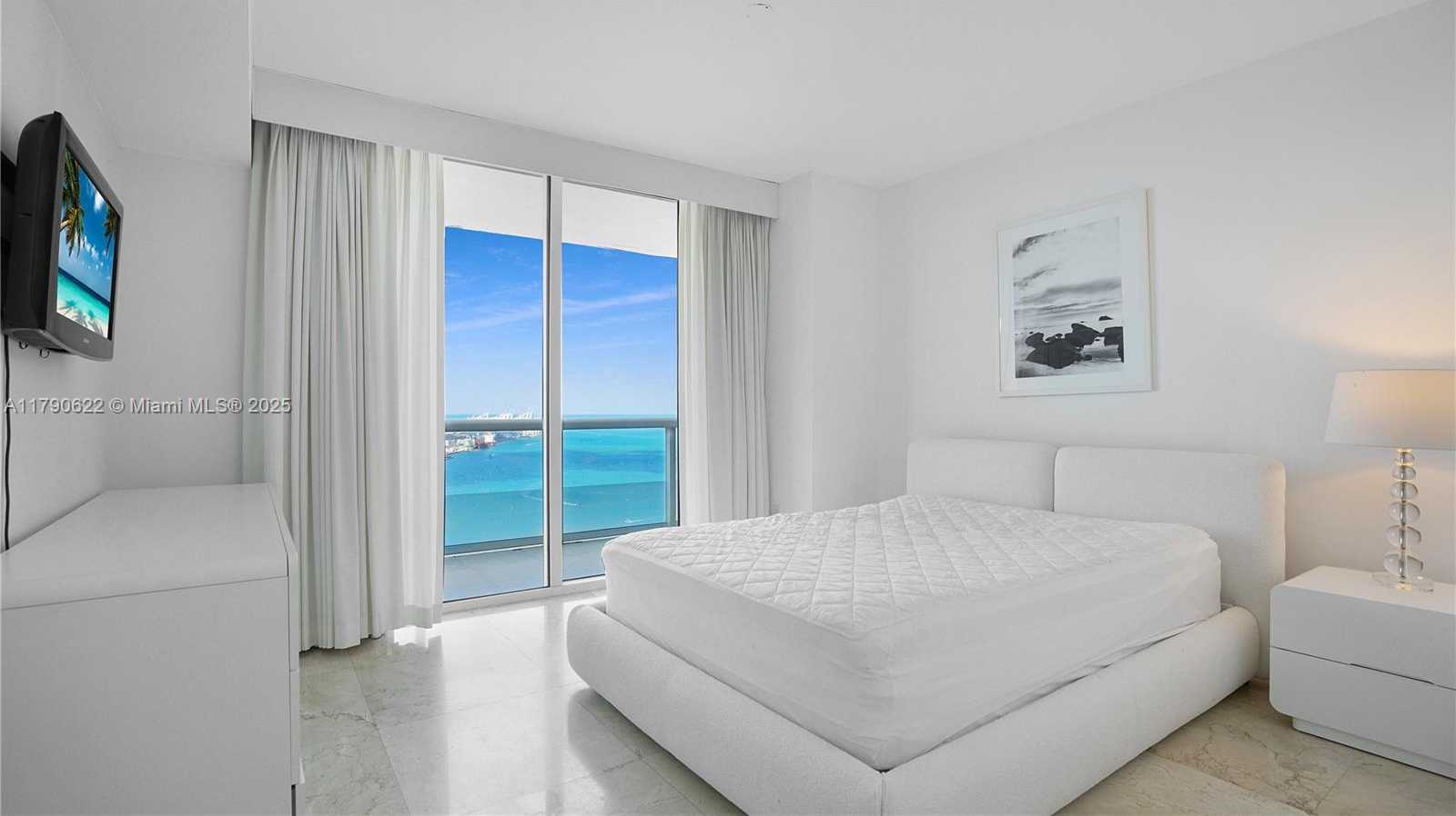 Small Image of 50 BISCAYNE BLVD #3208, Miami Number 20
