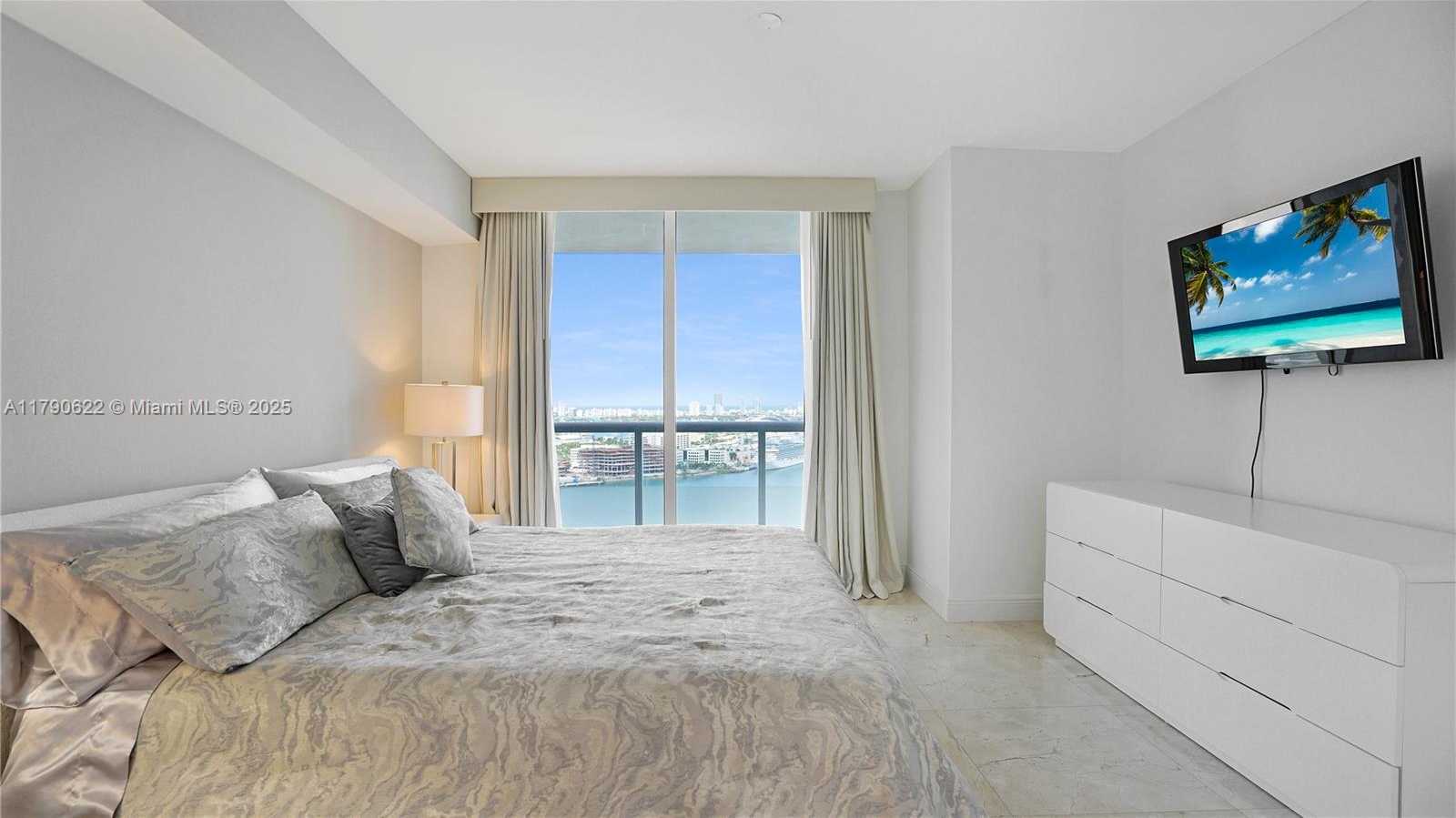 Small Image of 50 BISCAYNE BLVD #3208, Miami Number 31