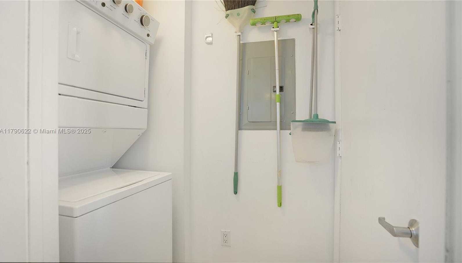Small Image of 50 BISCAYNE BLVD #3208, Miami Number 51