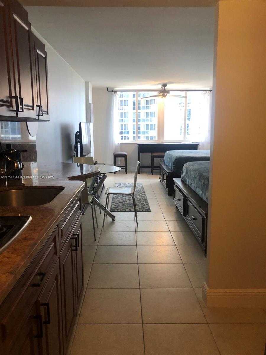 Small Image of 19201 COLLINS AVE #622, Sunny Isles Beach Number 3