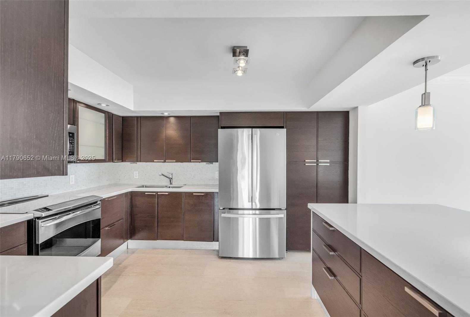 Small Image of 155 OCEAN LANE DR #300, Key Biscayne Number 10