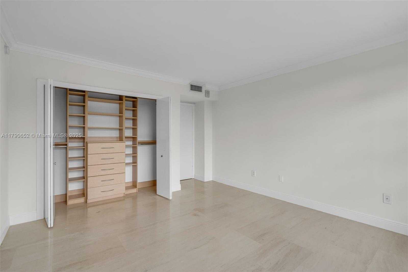 Small Image of 155 OCEAN LANE DR #300, Key Biscayne Number 16