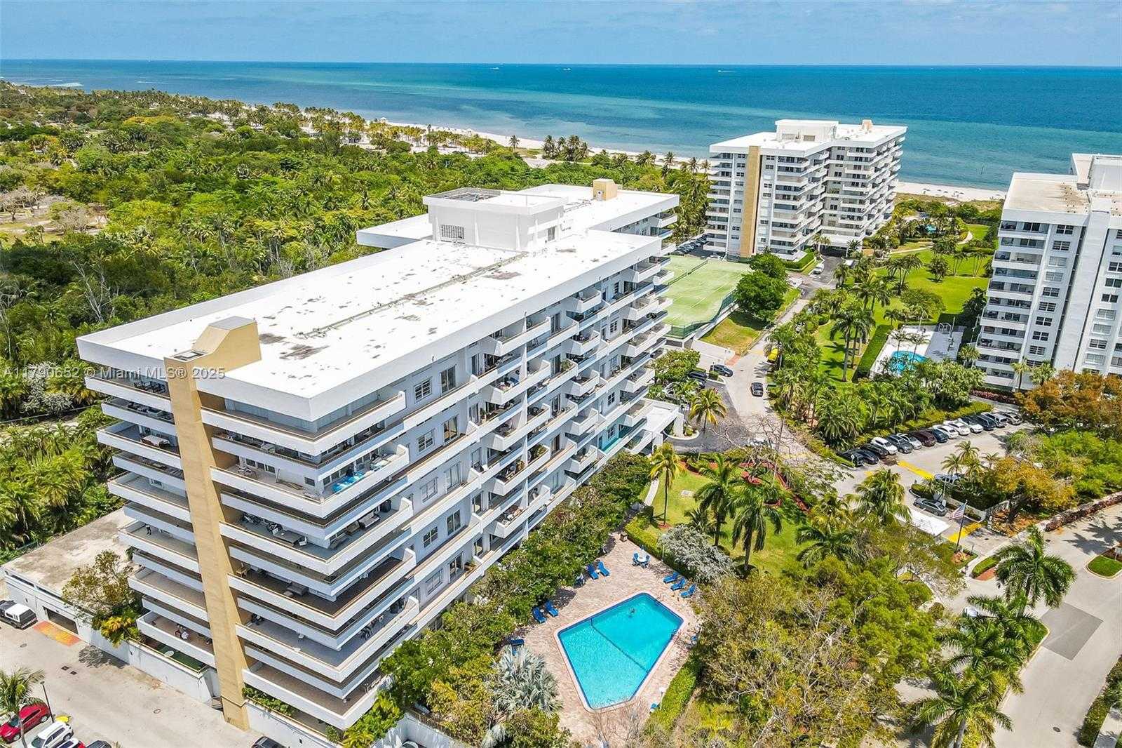 Small Image of 155 OCEAN LANE DR #300, Key Biscayne Number 38