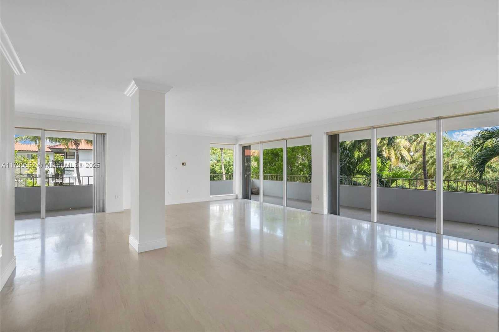 Small Image of 155 OCEAN LANE DR #300, Key Biscayne Number 4