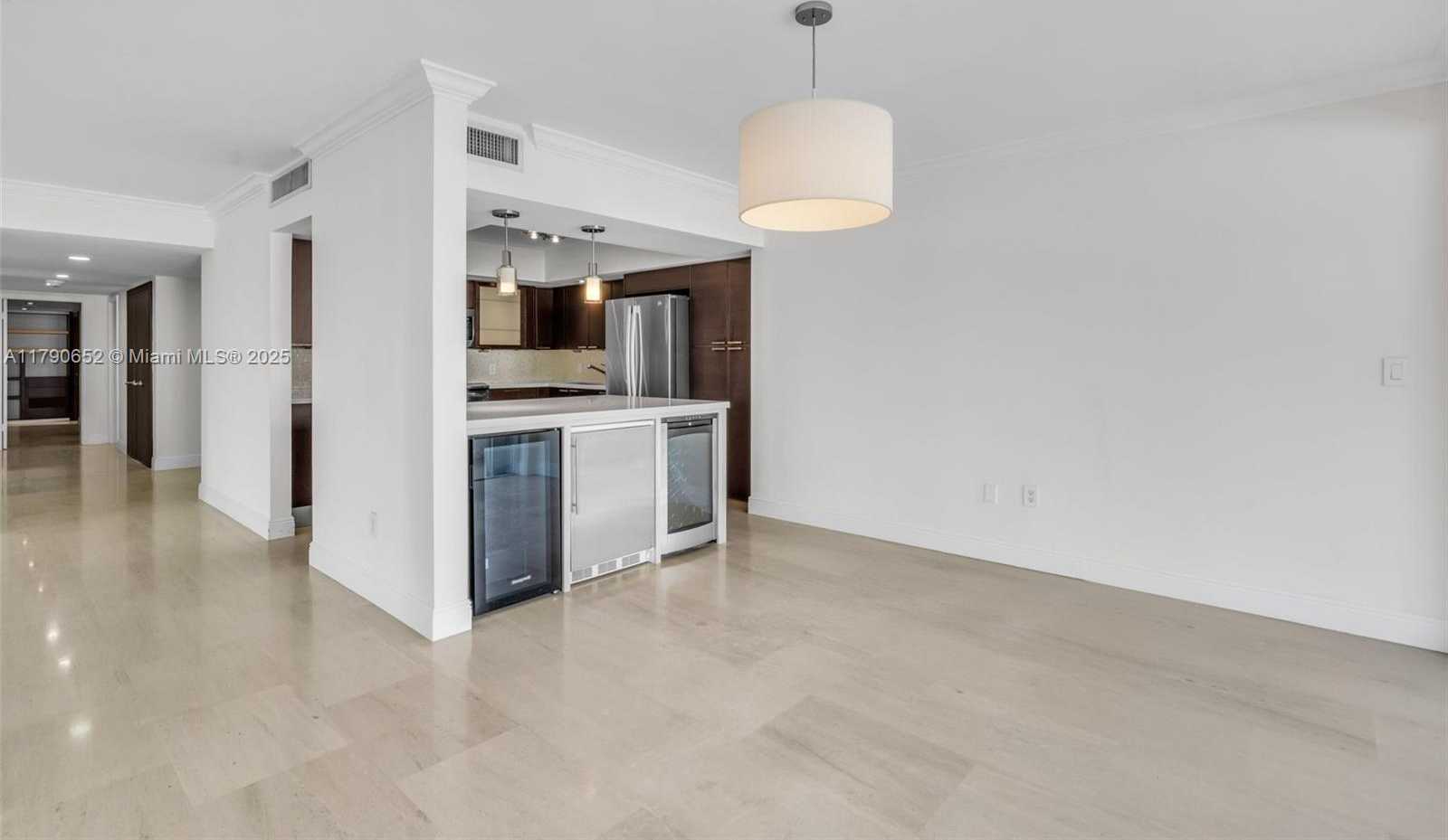 Small Image of 155 OCEAN LANE DR #300, Key Biscayne Number 9
