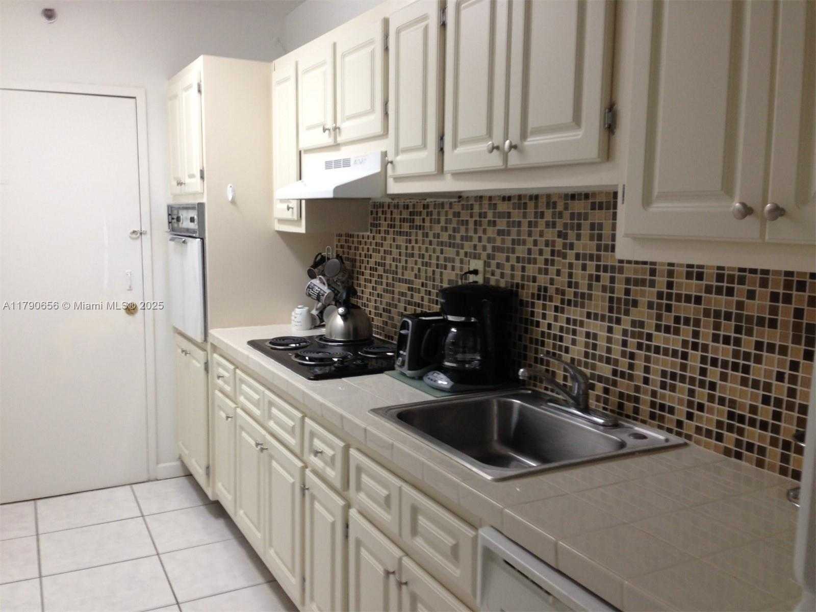 Small Image of 100 LINCOLN RD #336, Miami Beach Number 6