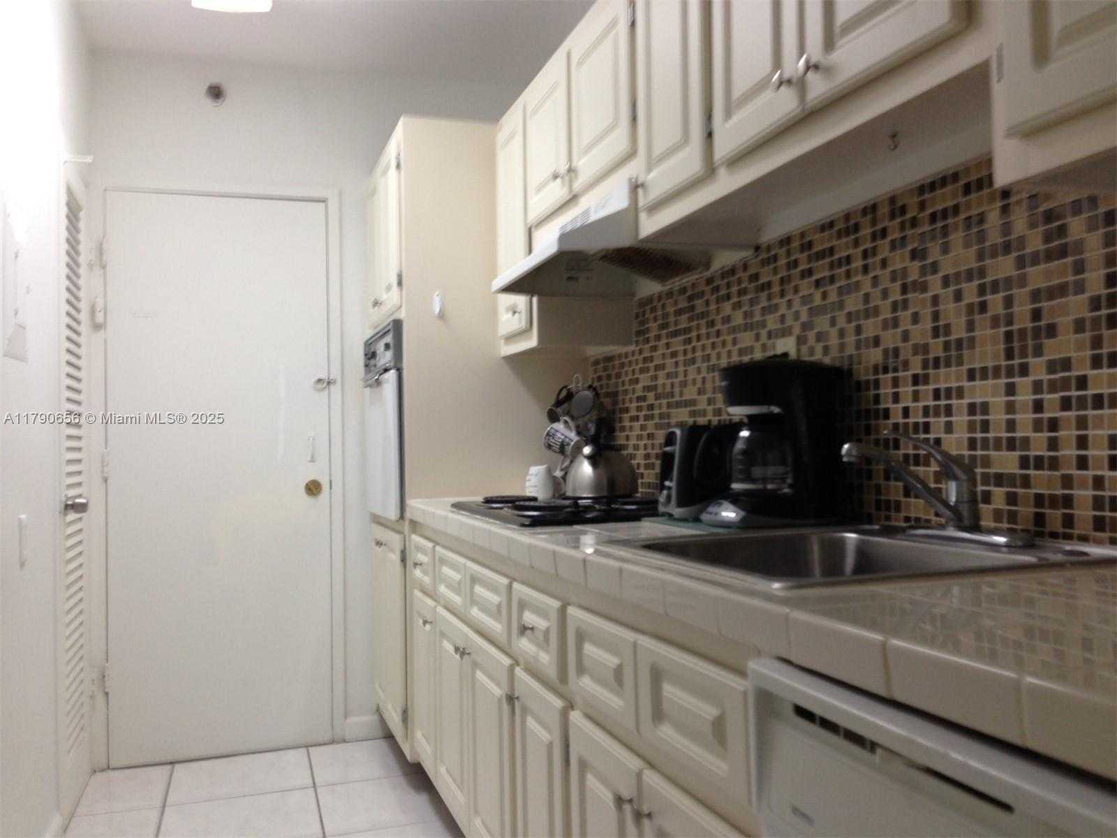 Small Image of 100 LINCOLN RD #336, Miami Beach Number 7