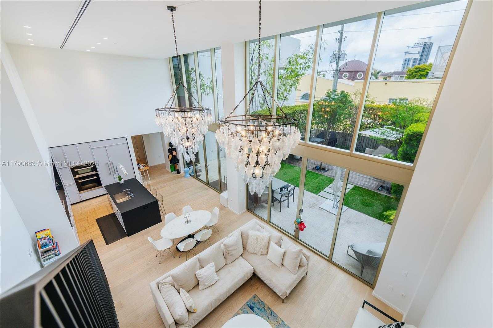 Small Image of 300 COLLINS AVE #2F, Miami Beach Number 10