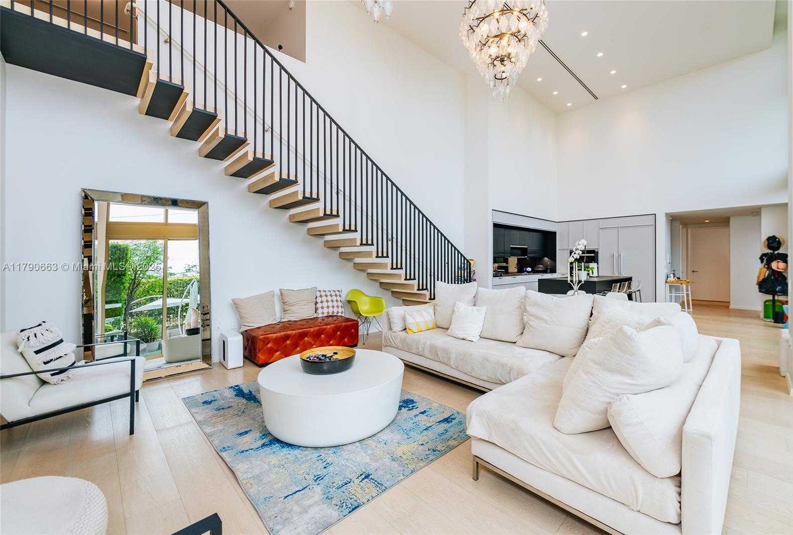 Small Image of 300 COLLINS AVE #2F, Miami Beach Number 11