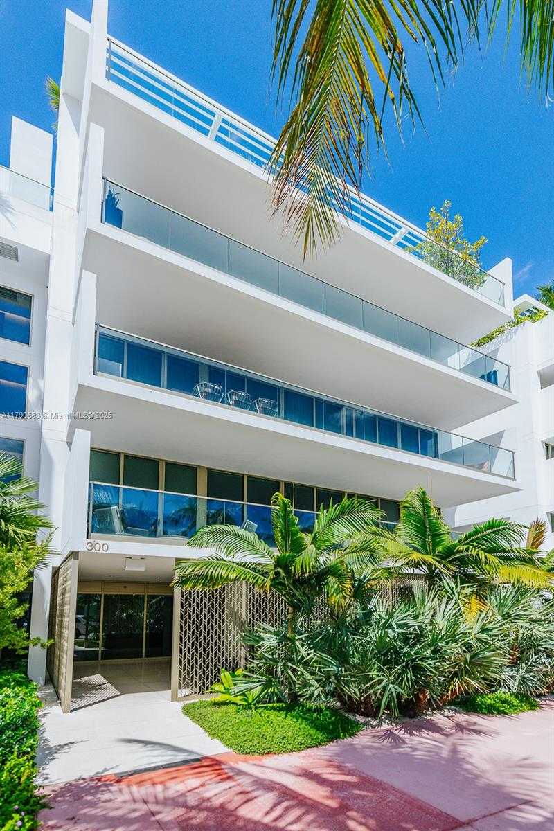 Small Image of 300 COLLINS AVE #2F, Miami Beach Number 12