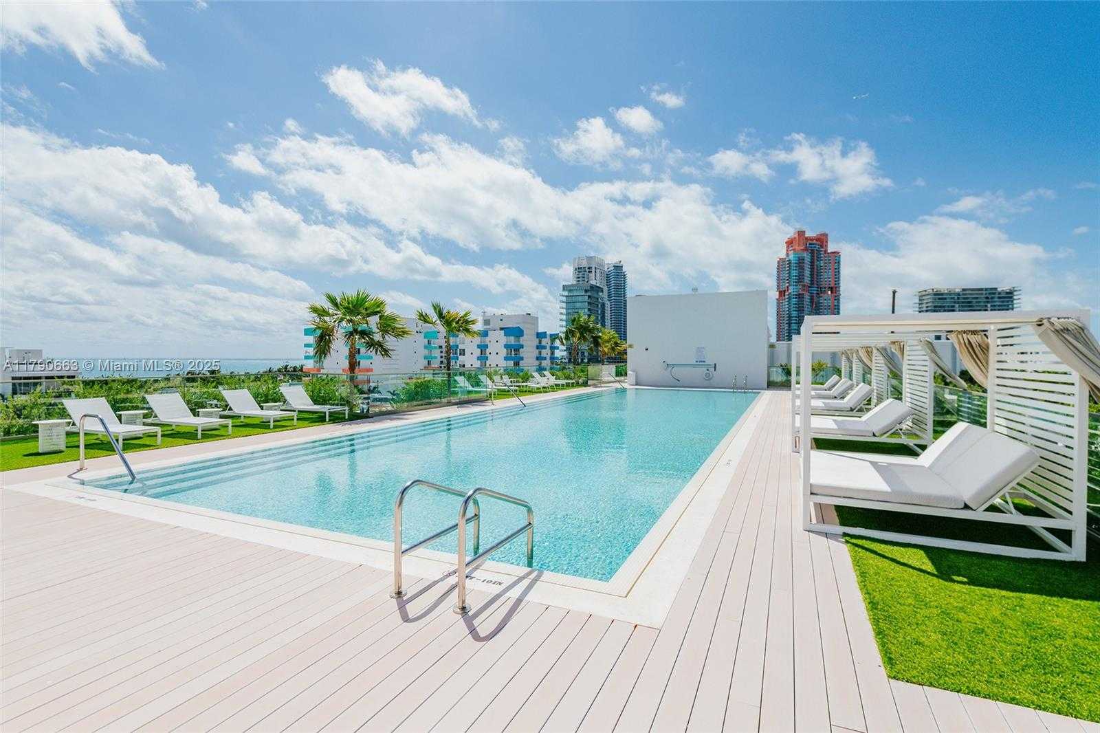 Small Image of 300 COLLINS AVE #2F, Miami Beach Number 18
