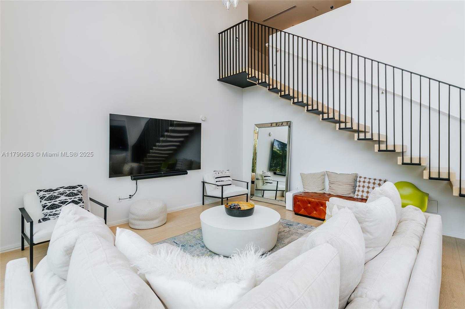 Small Image of 300 COLLINS AVE #2F, Miami Beach Number 24