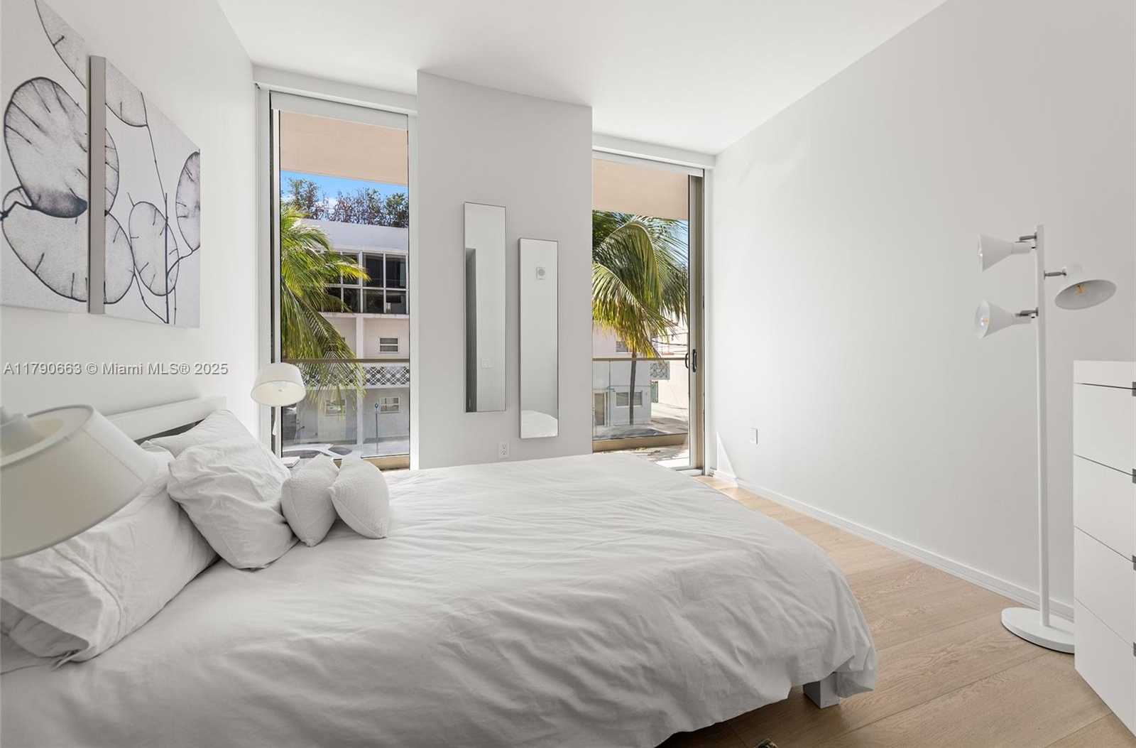 Small Image of 300 COLLINS AVE #2F, Miami Beach Number 30