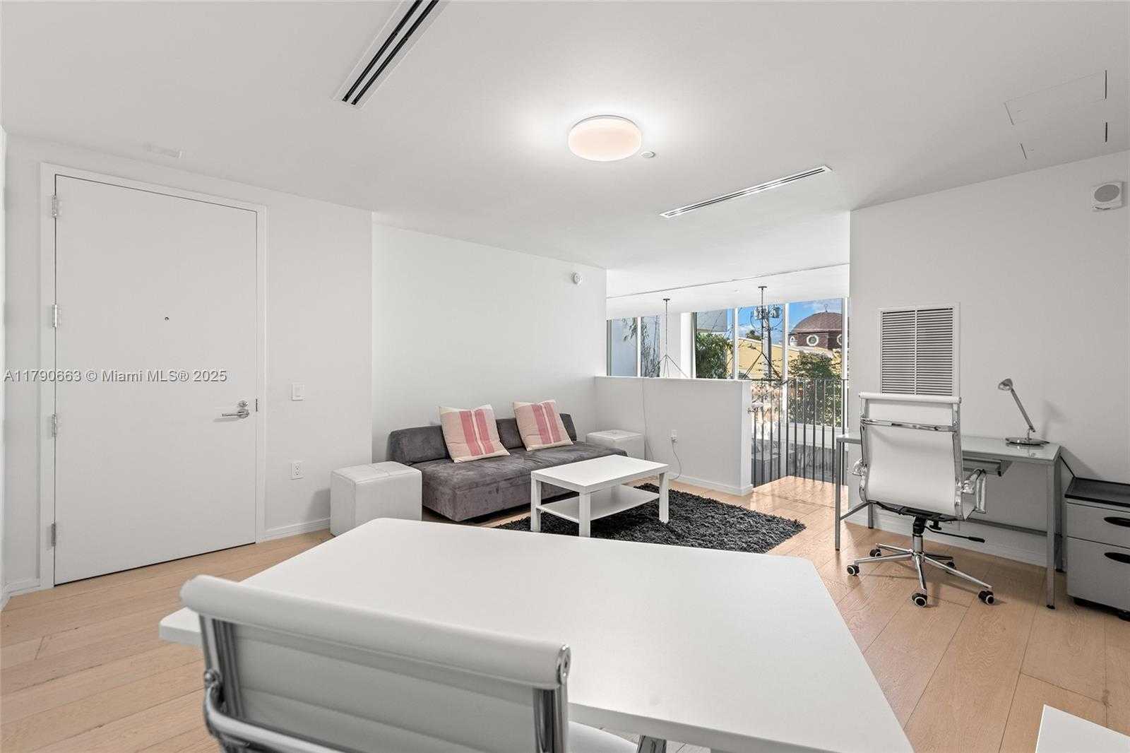 Small Image of 300 COLLINS AVE #2F, Miami Beach Number 32