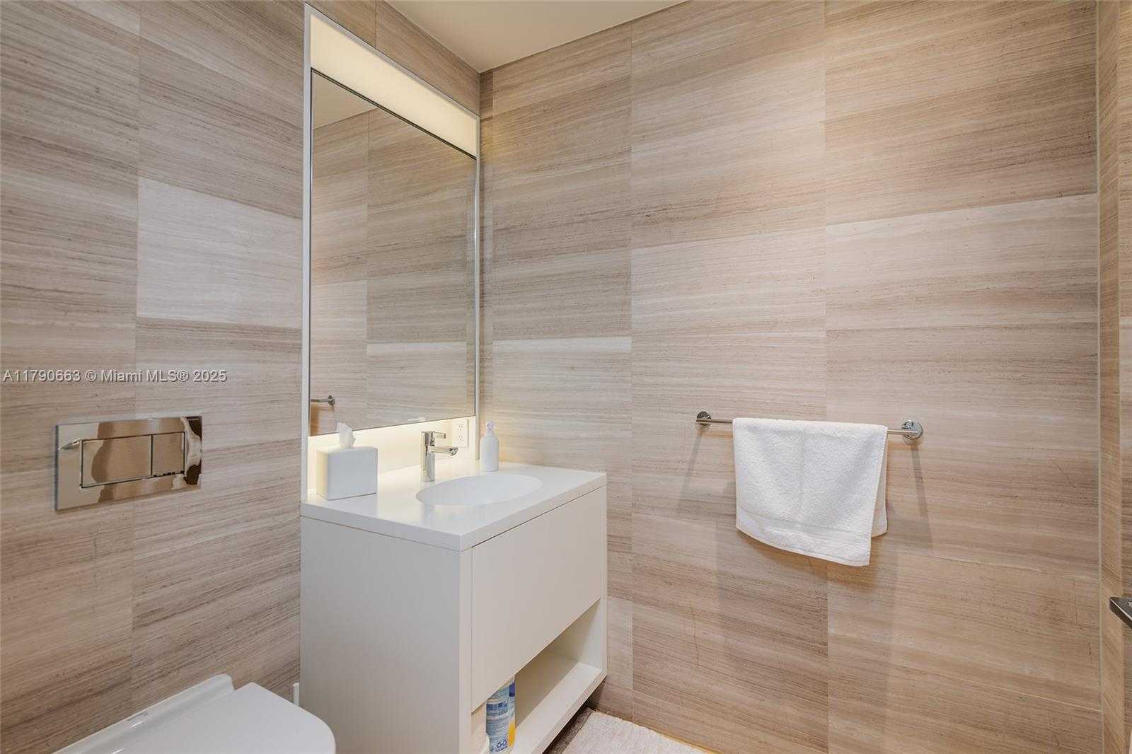 Small Image of 300 COLLINS AVE #2F, Miami Beach Number 33