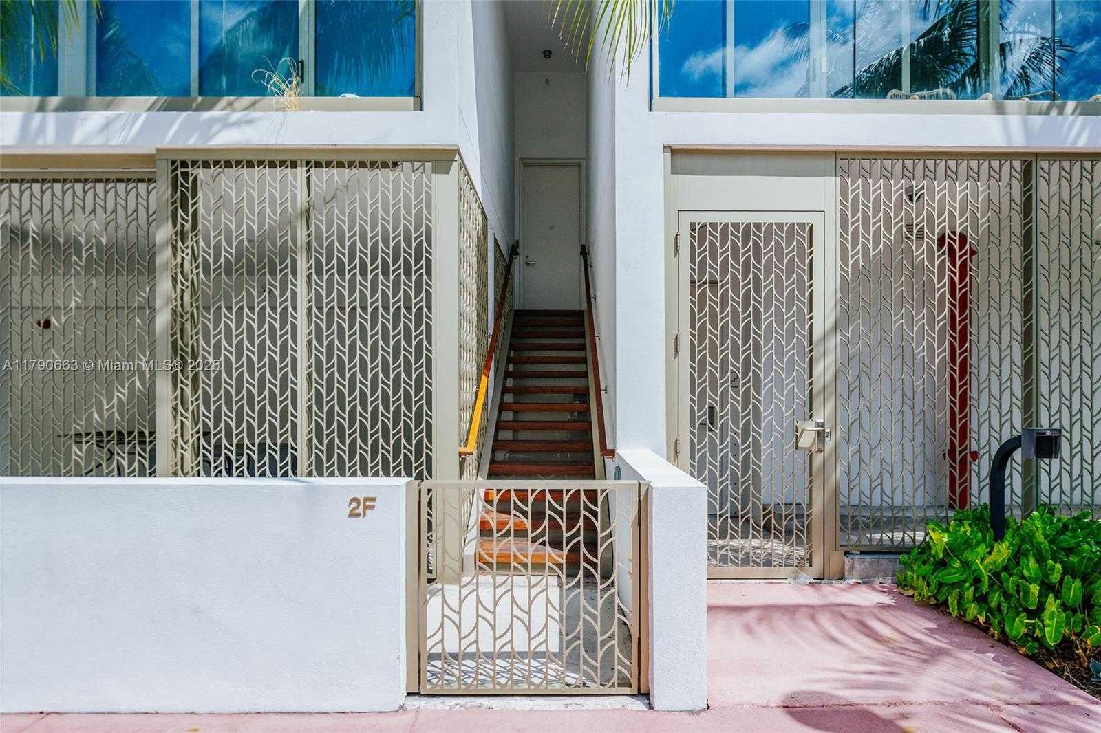Small Image of 300 COLLINS AVE #2F, Miami Beach Number 37