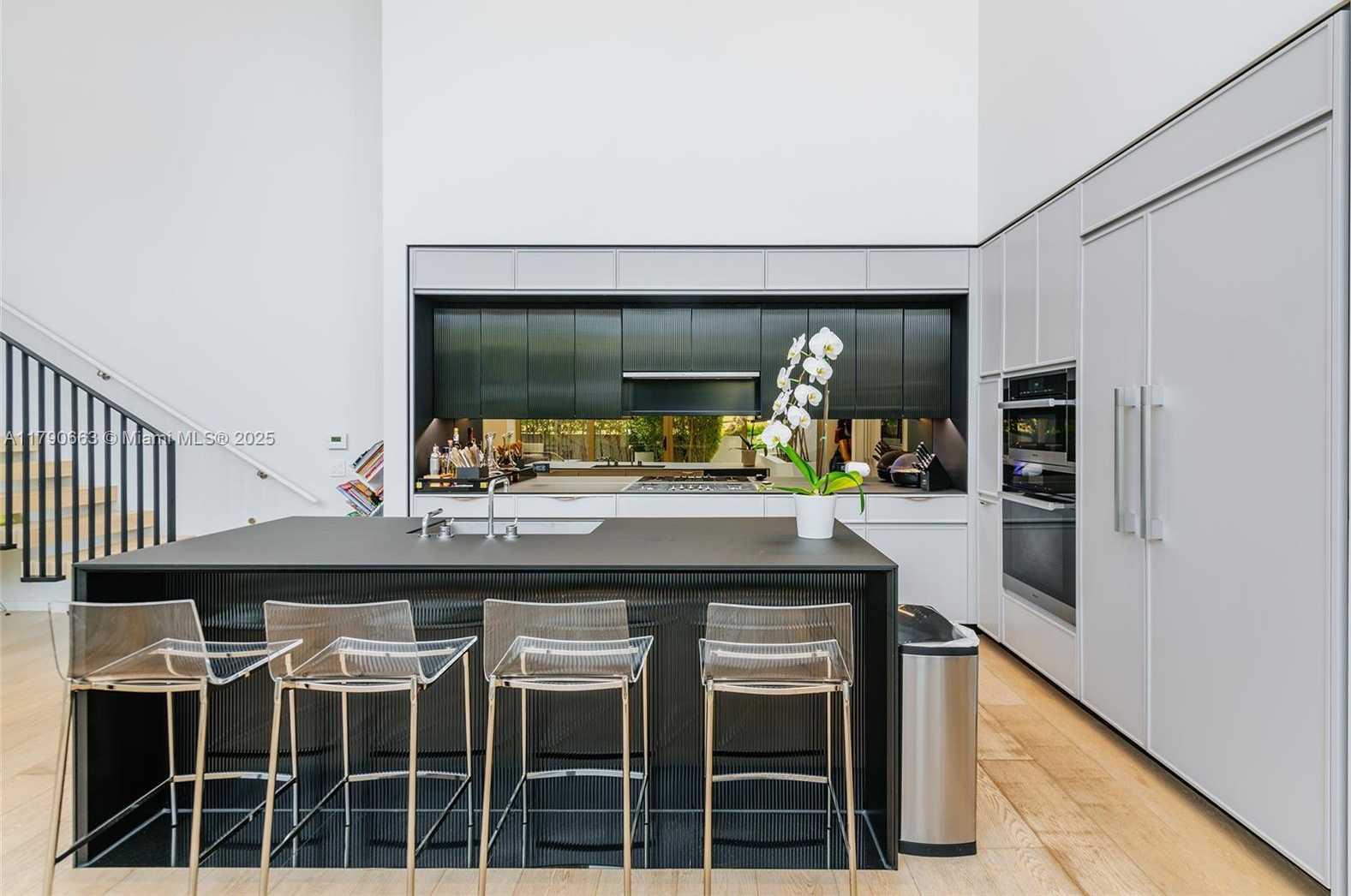 Small Image of 300 COLLINS AVE #2F, Miami Beach Number 4