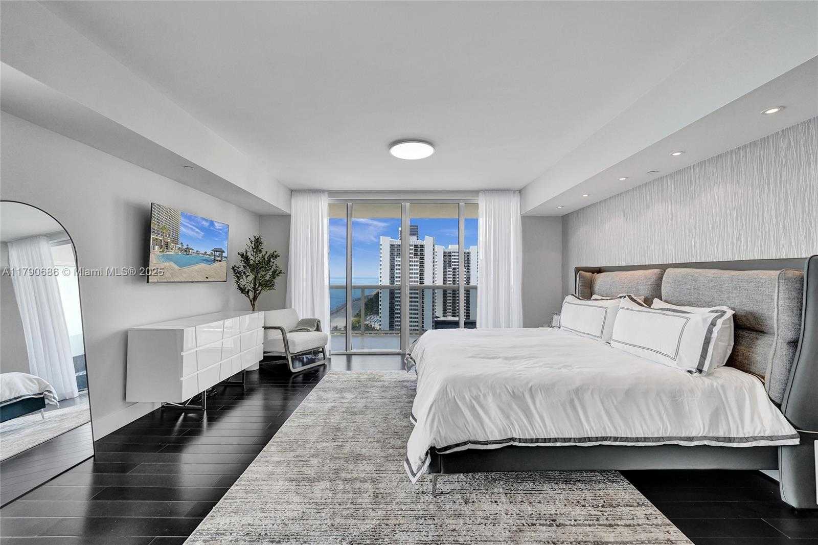 Small Image of 1830 SOUTH OCEAN DR #1502, Hallandale Beach Number 24