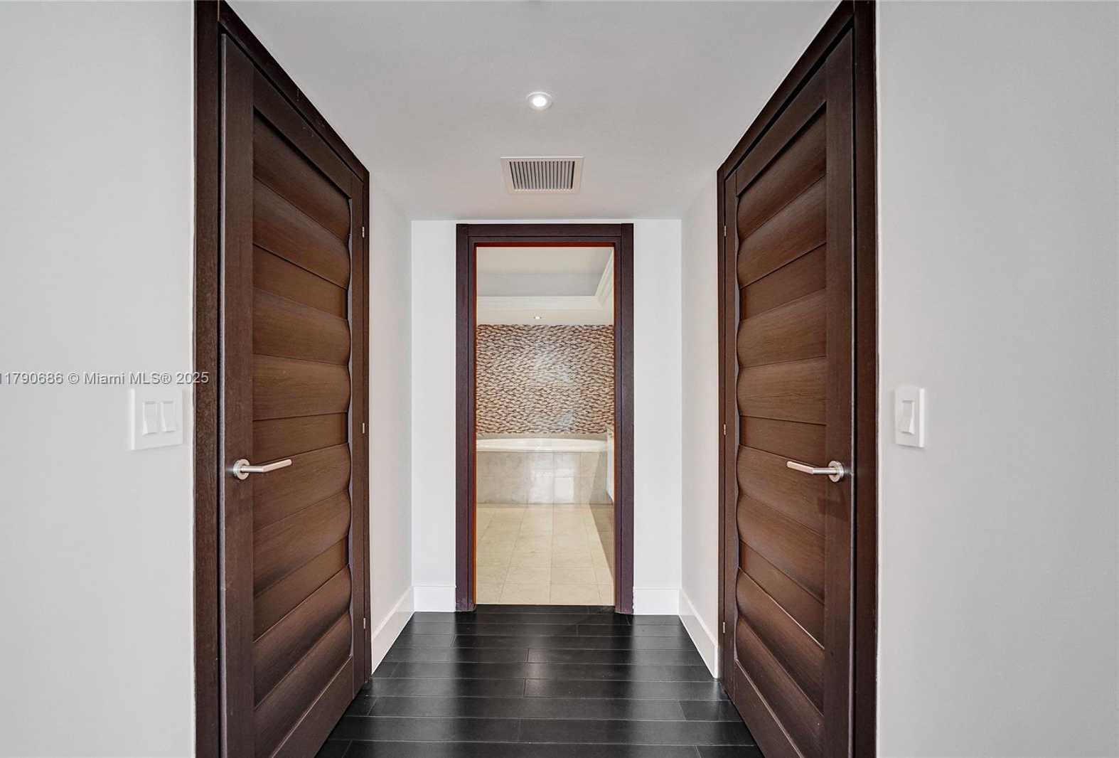 Small Image of 1830 SOUTH OCEAN DR #1502, Hallandale Beach Number 26