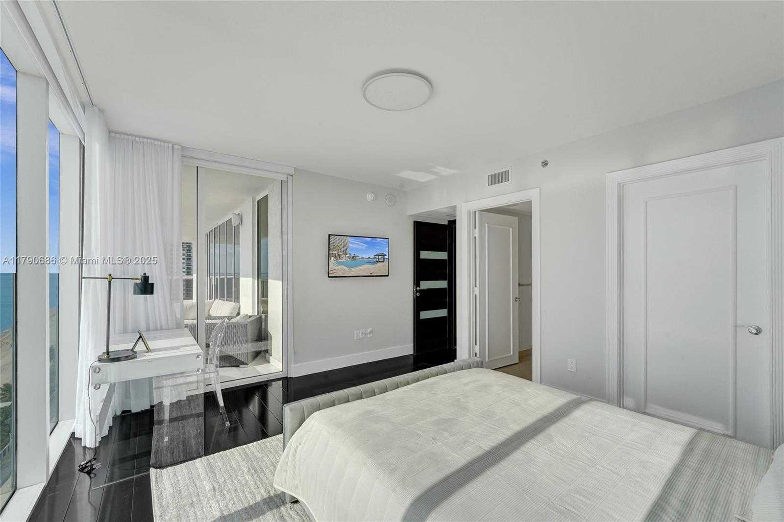 Small Image of 1830 SOUTH OCEAN DR #1502, Hallandale Beach Number 42